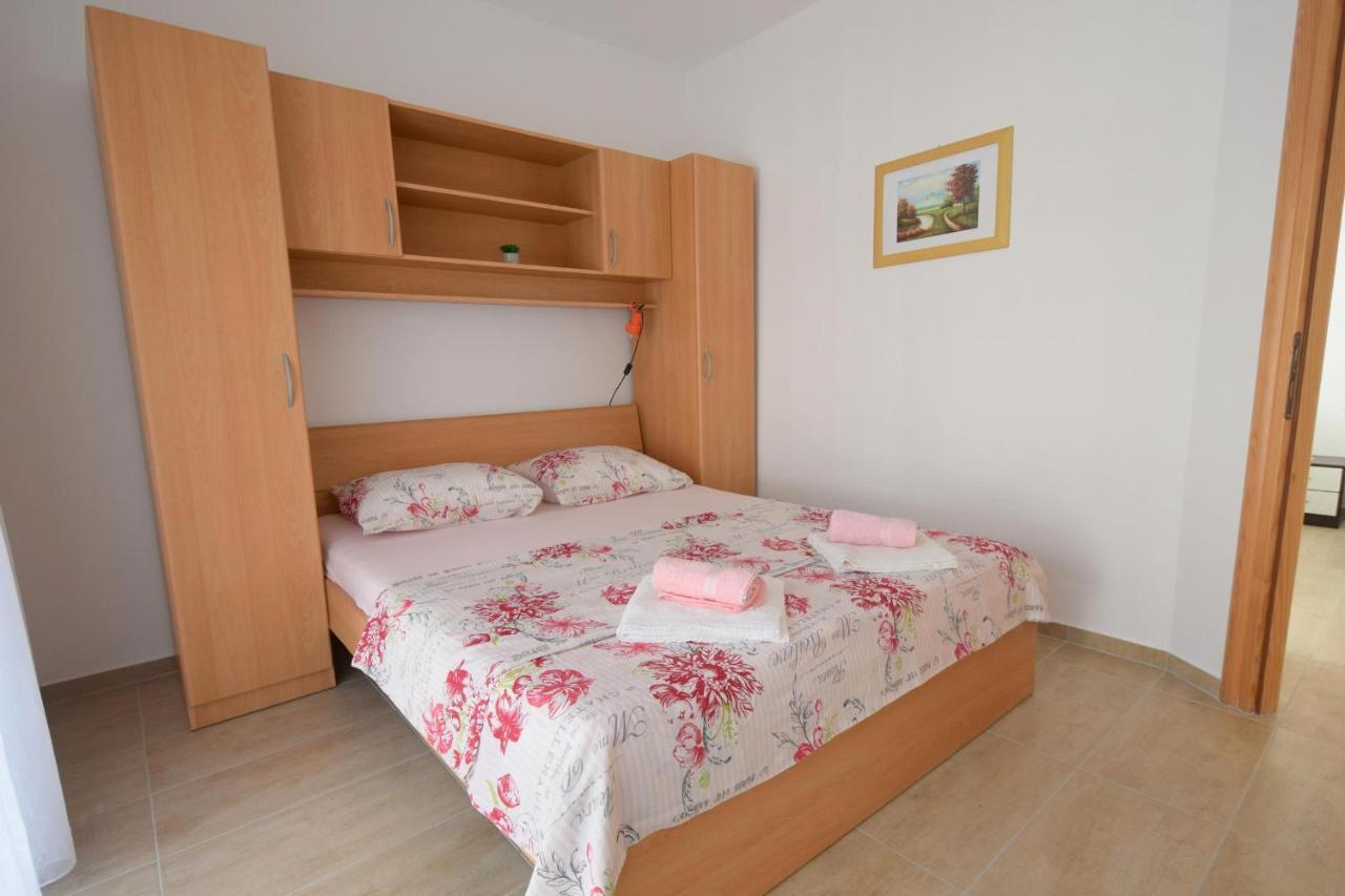 Apartments Buturajac Krk Town Exterior photo